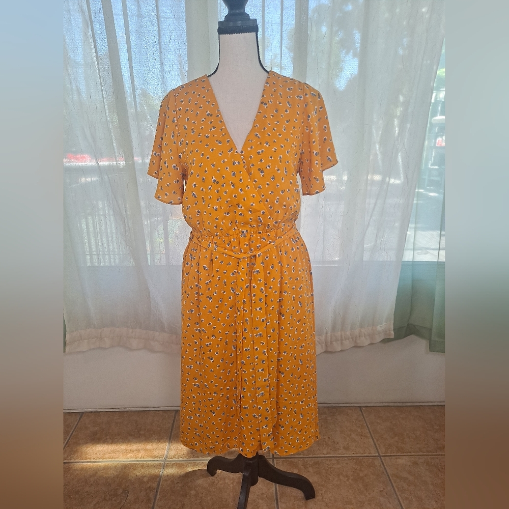 Sienna Sky Floral Yellow Dress. Size Medium.
